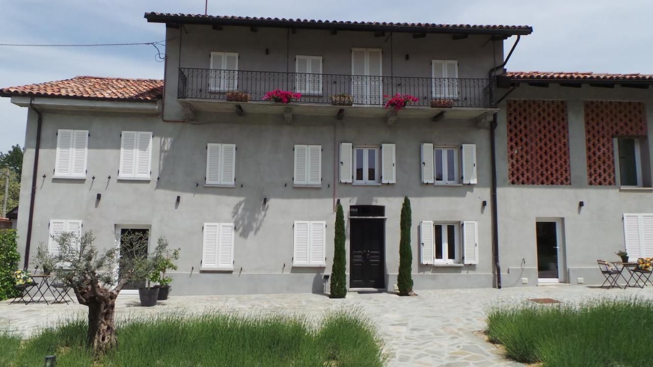 Sotto La Vigna Charm Stay Adults Only Vacation Suite Montegrosso d'Asti Екстер'єр фото